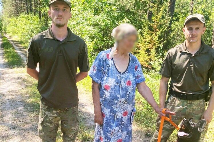 Дві доби провела у лісі: на Рівненщині розшукали зниклу безвісти пенсіонерку