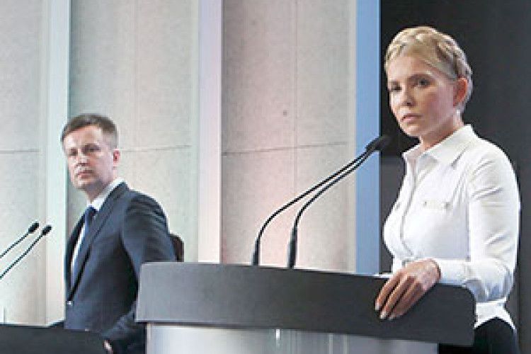 ПЕРЕЗАВАНТАЖИТИ ВЛАДУ Й УХВАЛИТИ НОВУ КОНСТИТУЦІЮ*