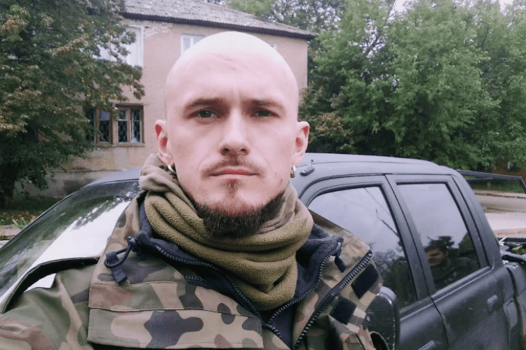 Випускник рівненського ліцею записав звернення з передової до учнів своєї школи (Відео)