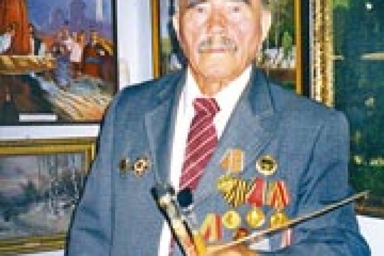 І В 93 У ХУДОЖНИКА — ЗІРКЕ ОКО! 
