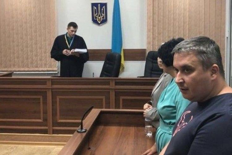 Суд арештував колишнього митника, якого підозрюють в контрабанді на мільйони