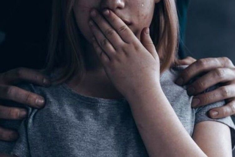 Чоловік посеред білого дня зґвалтував 12-річну дівчинку