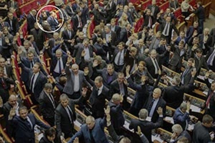 ПРОТИ ВОЛИНСЬКОГО НАРДЕПА ВИКОРИСТОВУЮТЬ БРУДНІ ПІАР-ТЕХНОЛОГІЇ*