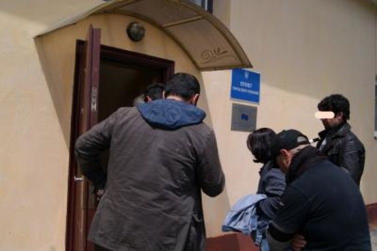 Четверо турків намагалися купити українського солдата за 100 «баксів»