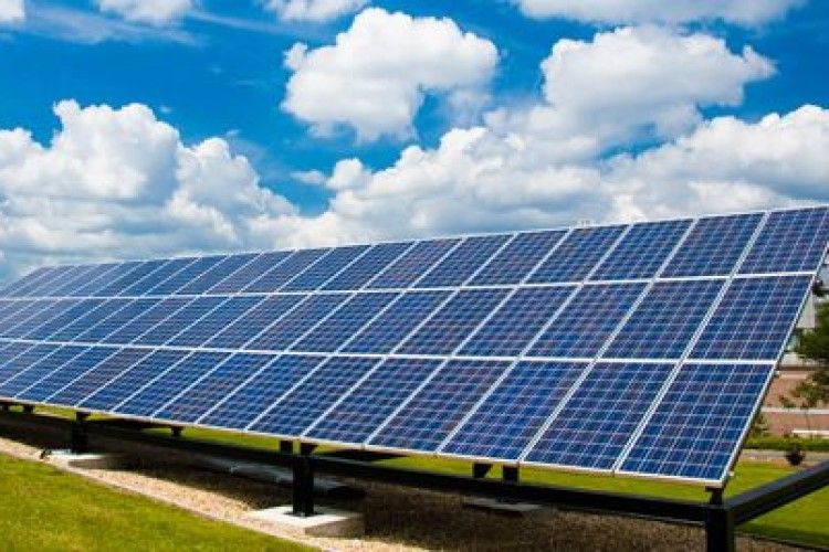 Уряд Каліфорнії зобов’язав встановлювати сонячні батареї на всіх нових будинках