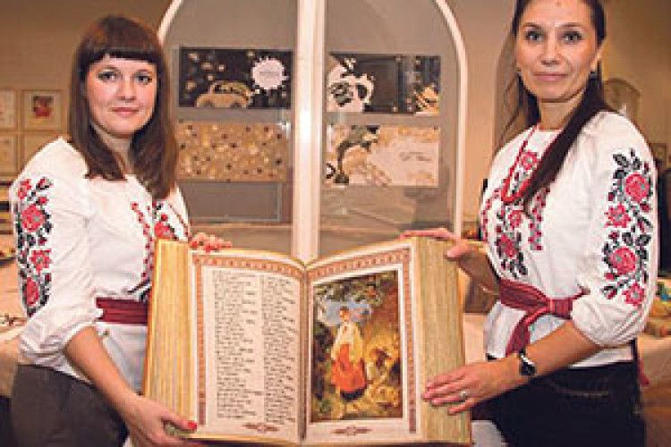 НА ЧЕРНЕЧІЙ ГОРІ ДАЛА ОБІТНИЦЮ: ВИШИТИ «КОБЗАР»