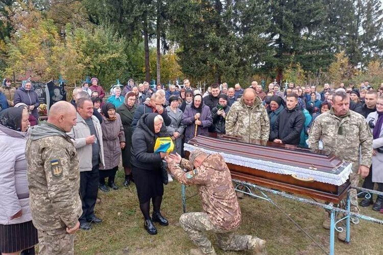 Два роки тому Герой Роман Боровець поховав 20-літню вагітну дружину...