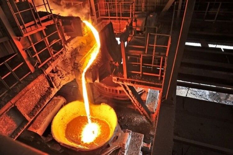 У світі на третину скоротилося виробництво сталі