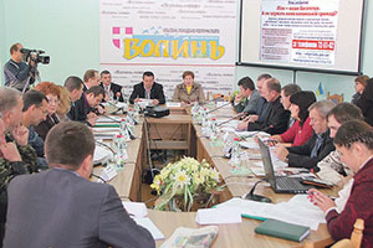 ВІД ЛІСОВОГО БАГАТСТВА ГРОМАДАМ ДІСТАЮТЬСЯ ЛИШЕ ТРІСКИ