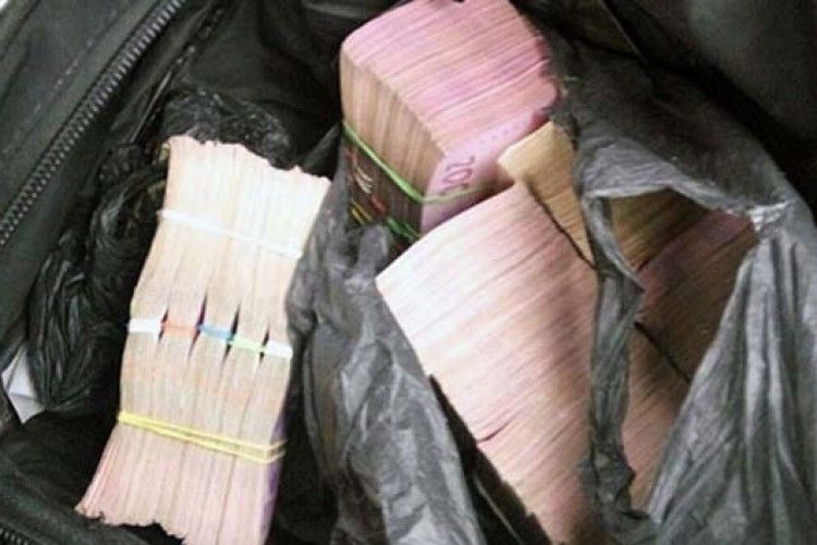 У Харкові на вулиці у чоловіка відібрали сумку з мільйоном (ФОТО)