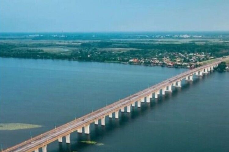 ЗСУ знищили «плавучу переправу» окупантів під Антонівським мостом, – Хлань