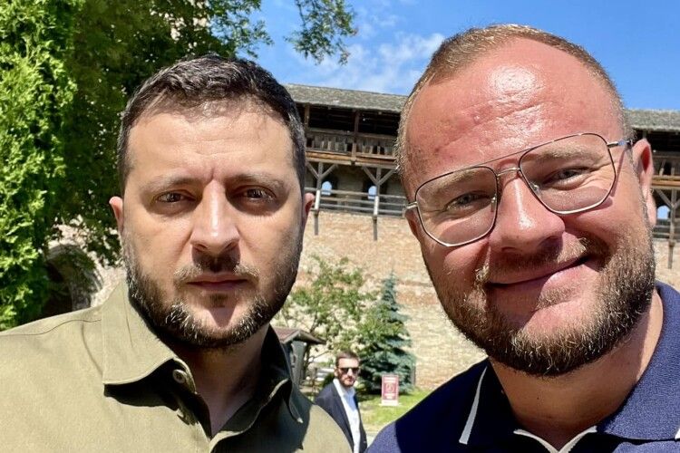 Мер Луцька похвалився спільним фото із Зеленський в замку Любарта