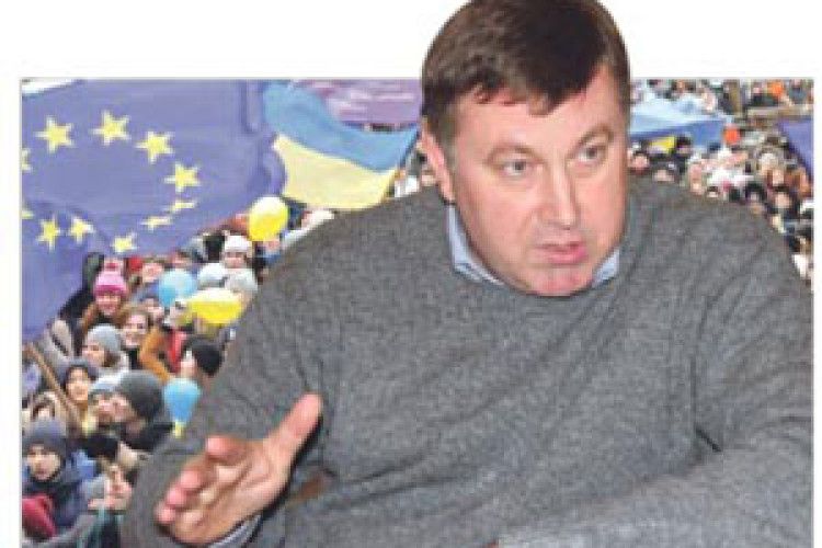 ВОЛОДИМИР БОНДАР: «У КИЄВІ НИНІ ВИРІШУЄТЬСЯ ДОЛЯ КРАЇНИ»*