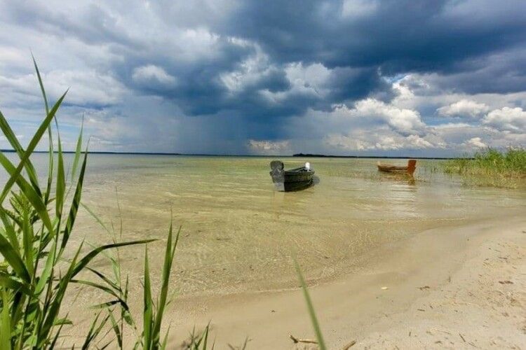 Водойми Волині продовжують міліти: рівень води на Світязі знизився на 2 см