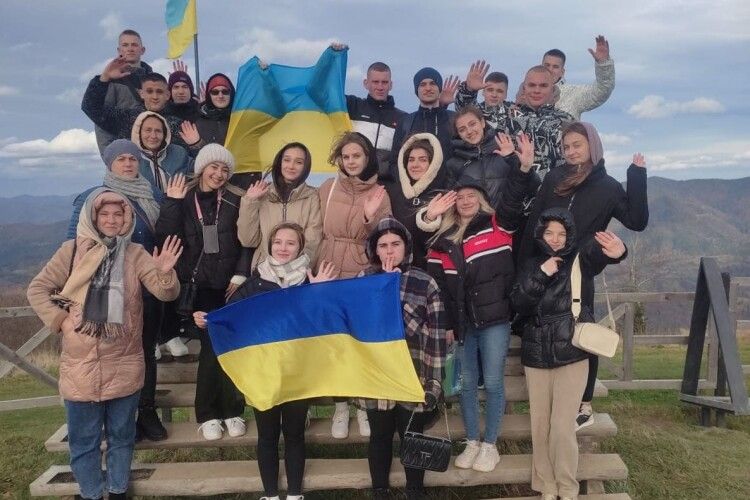 У волинському Горохові ліцеїсти-франківці донатять для ЗСУ (Фото)
