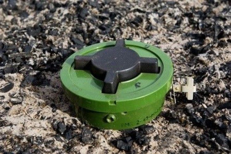 На Львівщині чоловік намагався переслати поштою протипіхотну міну