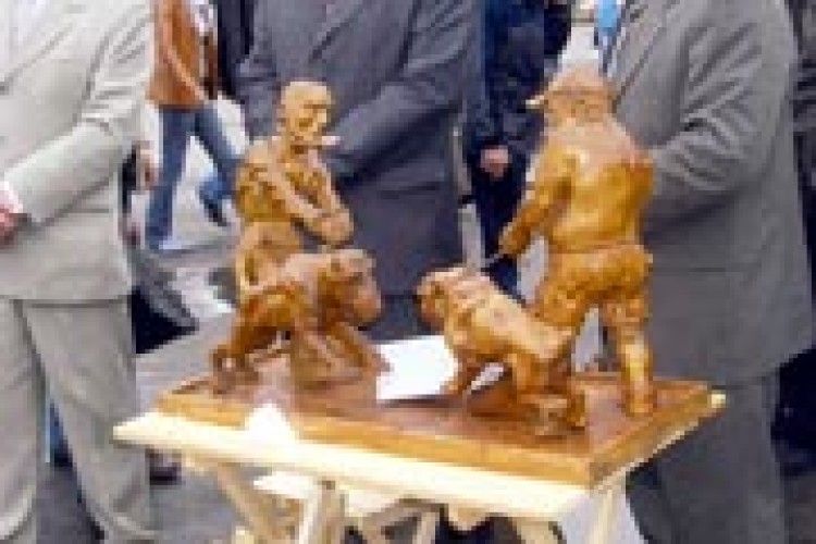 ПЕРШІ ВЛАСНІ ВИРОБИ І ДЗВІНКОГОЛОСІ ПІСНІ