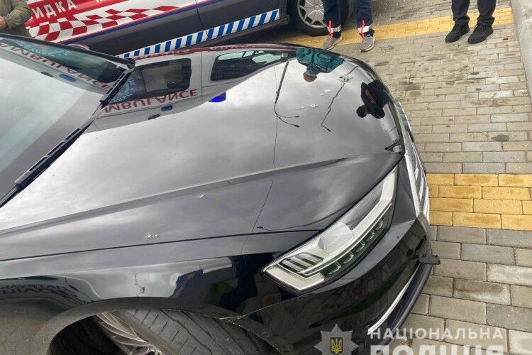 Замах на першого помічника Президента України: авто обстріляли, поранений водій (Фото)