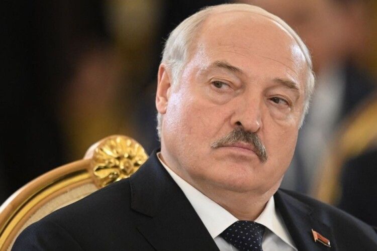 Лукашенко закликав Зеленського «зупинитися», інакше втратить «всю Україну»