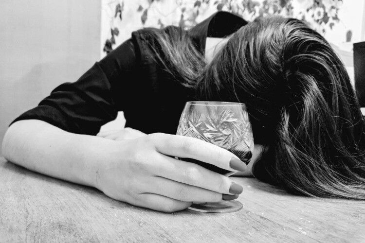 Волинський лікар назвав головні симптоми алкоголізму