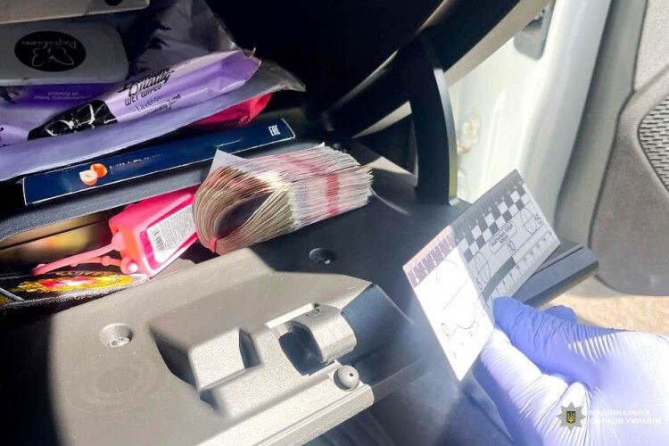 П'яний водій у Рівному намагався дати хабар поліції