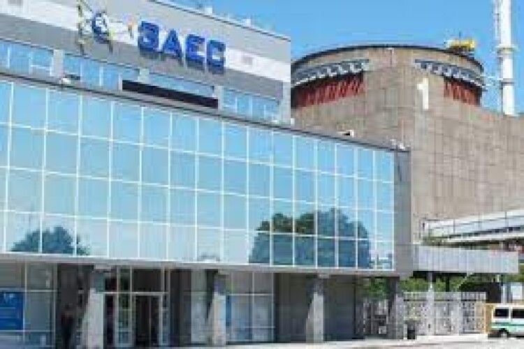 Окупанти вночі знову обстріляли Запорізьку АЕС
