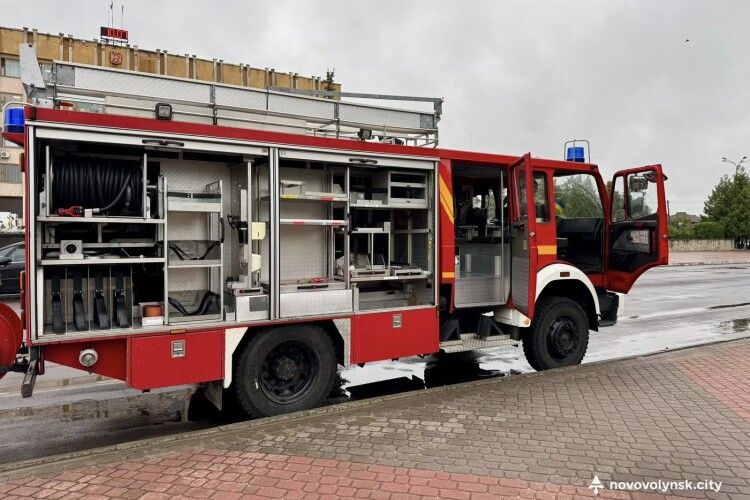 У місті на Волині автопарк «Водоканалу» поповнився пожежним автомобілем