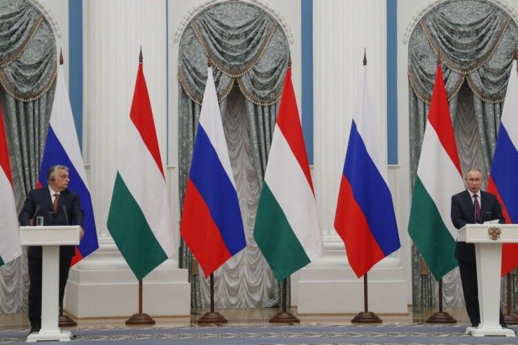 «Йому потрібно порадити звернутися до окуліста»: Польща заморозила відносини з Угорщиною через дружбу Орбана з путіним