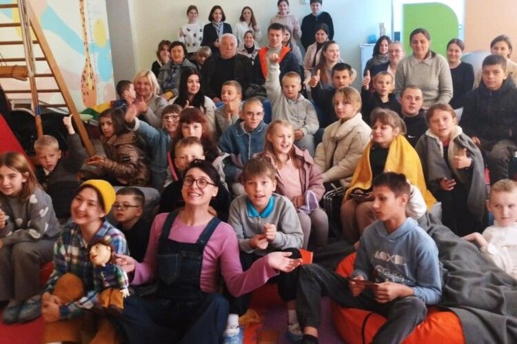 Волинські актори подарували свято юним полісянам