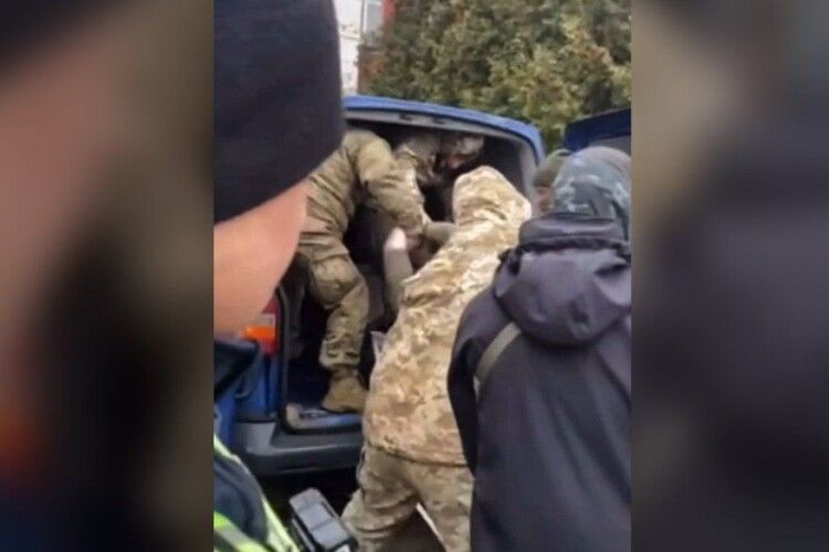 Гучний скандал на Волині: чоловіка побили і відправили з лікарні в ТЦК (Відео)