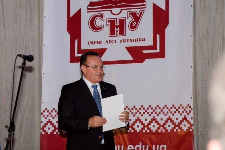 Східноєвропейський національний університет імені Лесі Українки не поділяє думки окремих викладачів кафедри теорії та історії держави і права щодо декомунізації