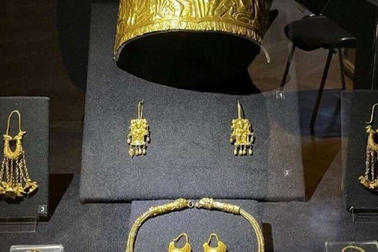 Росія відправила в Україну групу «фахівців» для грабування музеїв 