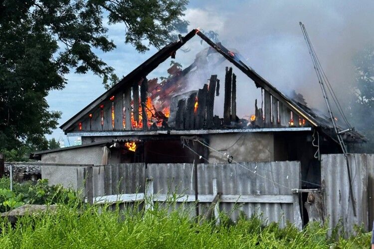 На Рівненщині внаслідок дитячих пустощів з вогнем загинув 11-річний хлопчик 