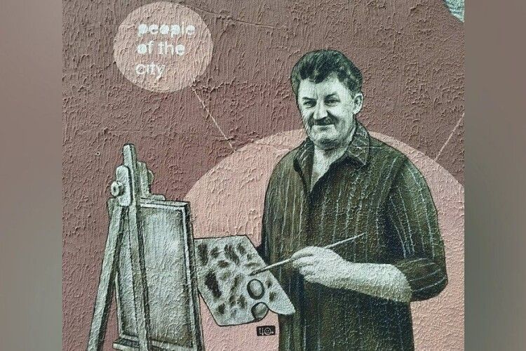 Юрій Чайка створив у Луцьку стінопис на честь колеги-митця