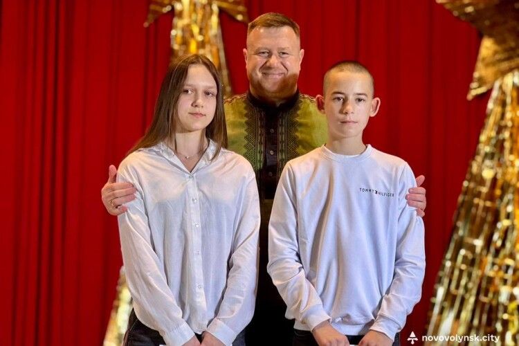 У місті на Волині відзначили обдарованих учнів та їхніх наставників