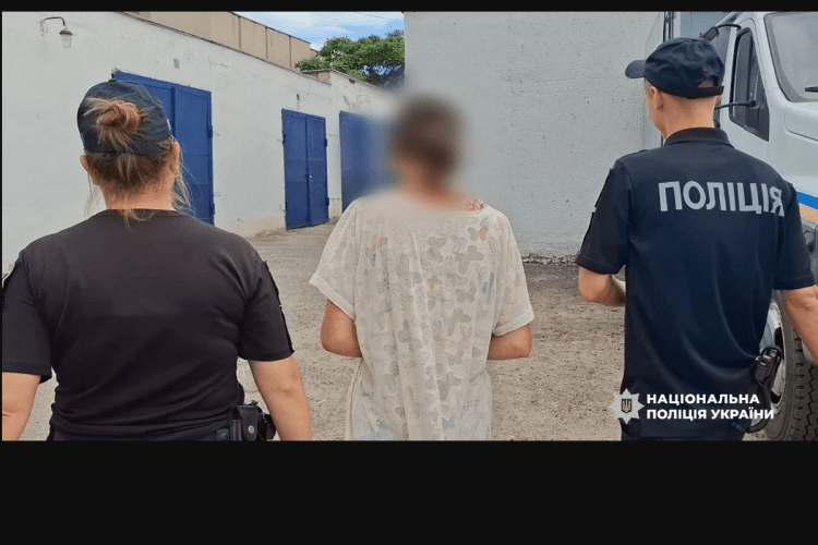 Мама-кат жорстоко побила 5-річного сина руків’ям від сокири