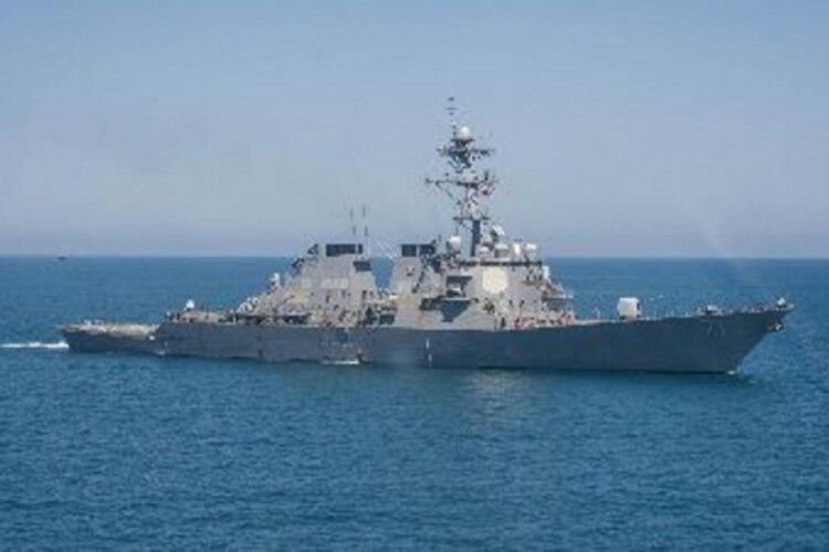У Чорне море прямує американський ракетний есмінець USS Ross