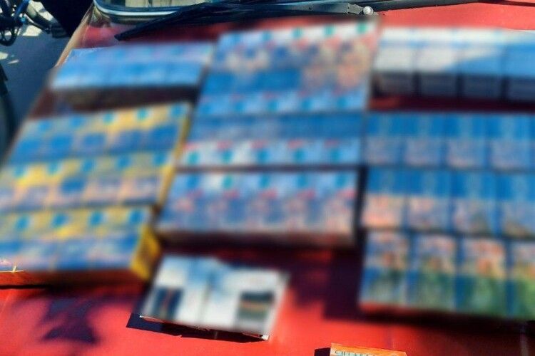 У Ковелі патрульні виявили у салоні авто тютюн без акцизних марок