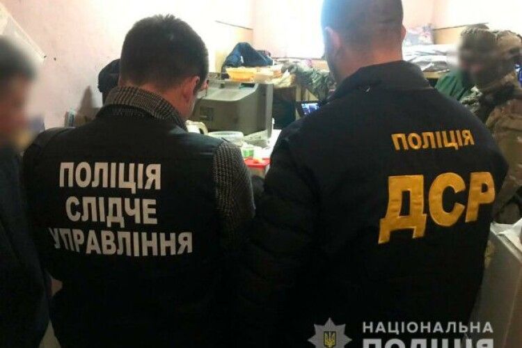 Українців атакувала банда аферистів із СІЗО, яка виманює гроші з банківських карток