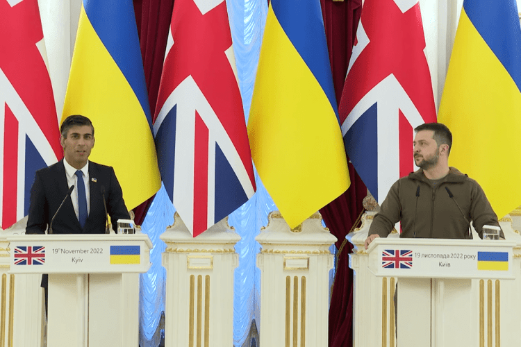 Прем’єр-міністр Великої Британії процитував гімн України й пообіцяв надати нову зброю (Відео)