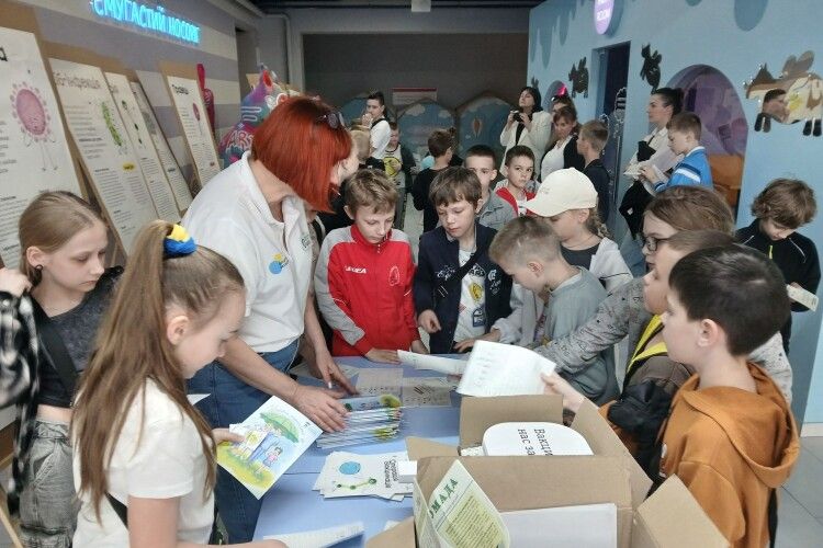Знати, щоб захиститися: на Волині відбулася виставка про важливість вакцинації (Фото)