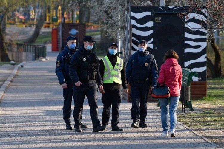 У МОЗ розповіли, які обмеження діятимуть в Україні найближчими вихідними  