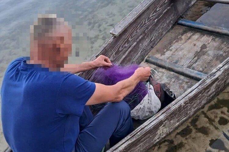 Охоронці Шацького нацпарку зловили порушника на озері Пісочне