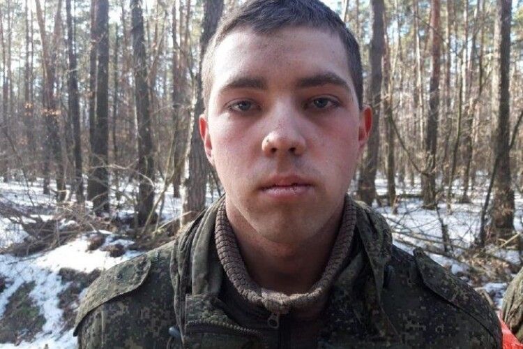 Збоченець Путін відправляє в Україну не просто «гарматне м'ясо», а «дуже молоде гарматне м'ясо» (Відео)