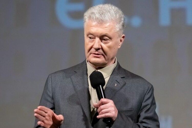 Військовим у Чернівцях заборонили приймати техніку від Порошенка