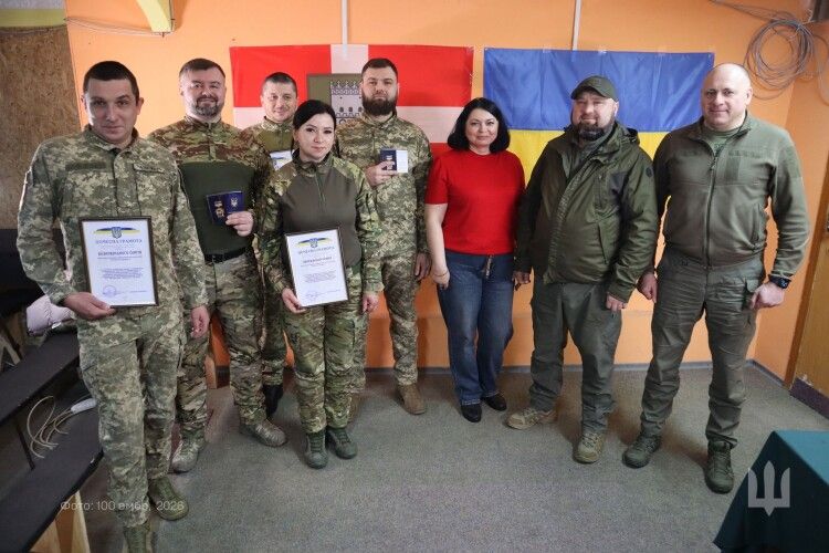 Луганська ОВА нагородила бійців волинської бригади