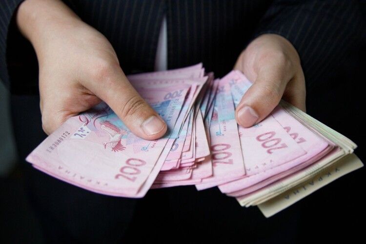 100 і 200 гривень більше не друкують: що це означає для гаманців українців