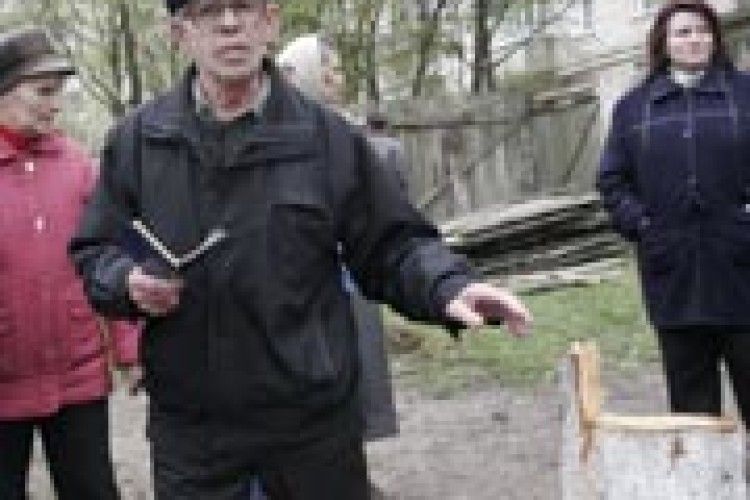 МІСЬКИЙ ДВІР `ОКУПОВУЄ` ЗАБІГАЙЛІВКА