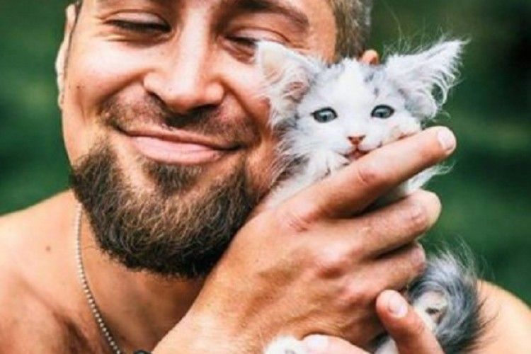 Воїни АТО знялися у фотосесії заради безпритульних тварин