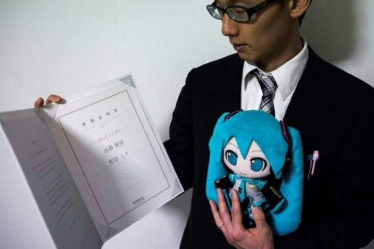 Спочатку одружився, а тепер вважає себе представником сексуальної меншини 